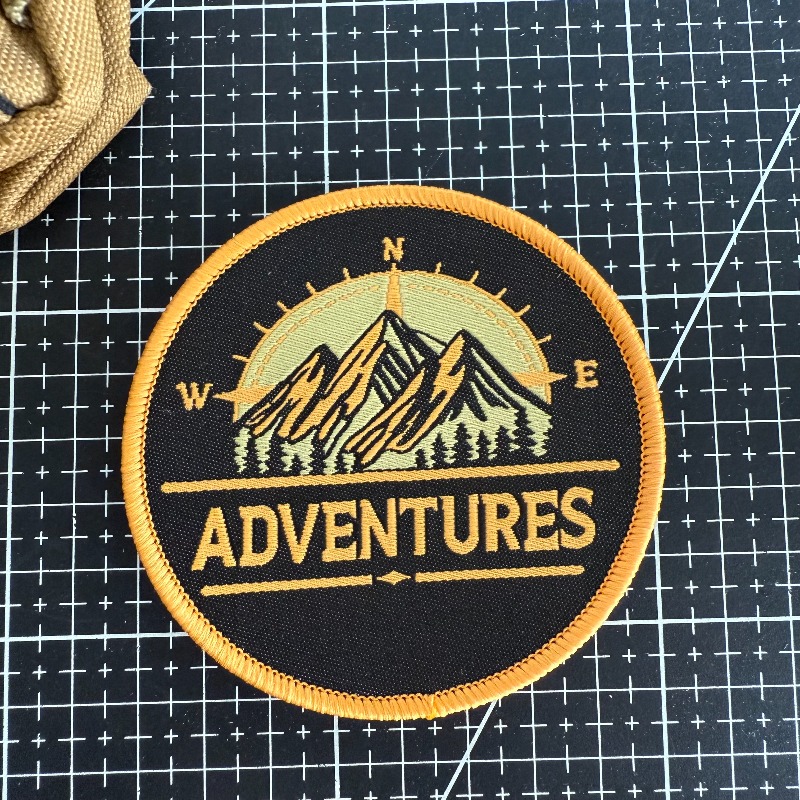 アドベンチャーズ・マウンテン・コンパス刺繍パッチ、タクティカ - Outdoor Adventure With No Backpack のレビューと価格