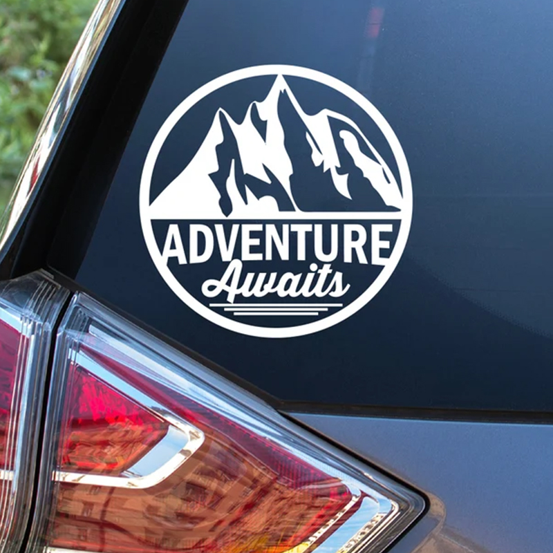 冒険が待っています マウンテンキャンピングカー 車のステッカ - Outdoor Adventure Words のレビューと価格